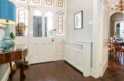 Grange-over-Sands Cottage | ROCKWOOD HOUSE, pet friendly, with a garden in Grange-Over-Sands