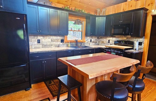 Northeast Somerset Cabin | Rockwood Retreat*Pet Friendly*Lake Access*Peaceful
