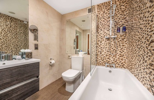 Inverness City Centre Hotel | Rocpool Reserve
