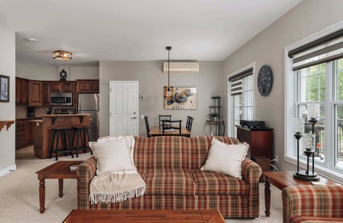 Saint-Faustin-Lac-Carre Condo | Rodeo Fest & Fall Color Fastival - Neve Mont-Blanc