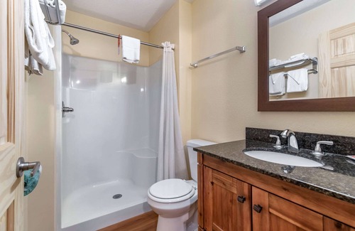 Lake George Hotel | Rodeway Inn Lake George Outlets