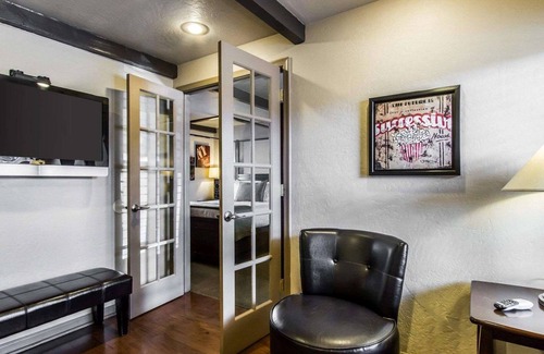 Williams Hotel | Rodeway Inn & Suites Williams Downtowner - Rte 66