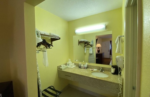 Owensboro Hotel | Rodeway Inn