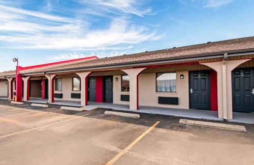 Pauls Valley Hotel | Rodeway Inn