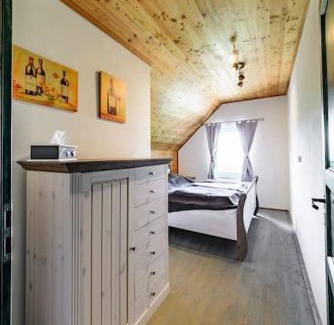 Starovice Apartment | Rodinné vinařství a ubytování Tomáš Zach