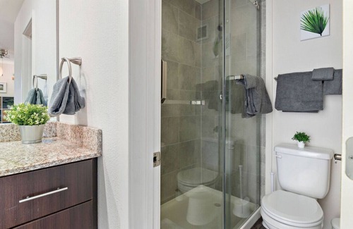 Prairie Village Apartment | ROE - 5 units · Lovely 5 in 1 units for large groups with parking