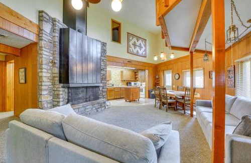 Garfield House | Rogers Cabin with Direct Access to Beaver Lake!