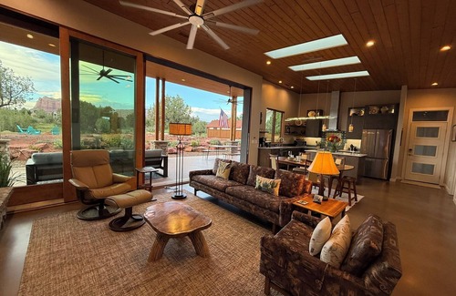 Oak Creek House | Rojo Retreat Sedona - 2 bedrooms, 1.5 bathrooms - Sleeps 4 FREE Red Rock Pass