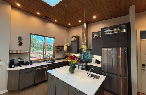 Oak Creek House | Rojo Retreat Sedona - 2 bedrooms, 1.5 bathrooms - Sleeps 4 FREE Red Rock Pass