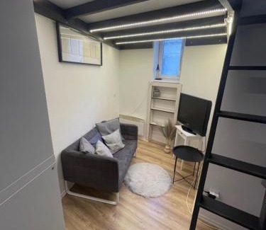 Nepszinhaz negyed Apartment | Roland Apartment Downtown - Pope Subway