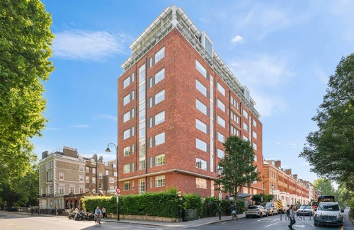 Courtfield Apartment | Roland House - Deluxe Studio D