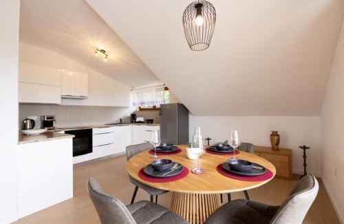 Bizeljsko Apartment | Roland House with Pool & Winery
