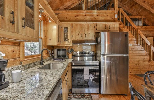 Walnut Mountain Cabin | Rolling Ridge | Ellijay, GA