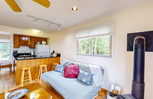 Wesser Cabin | Rolling Ridge Riverview Cabin in Bryson City with private balcony
