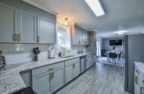 Tuscaloosa House | Rolling Tides | Tuscaloosa Vacation Rental-1.3 Miles to Bryant-Denny Stadium!