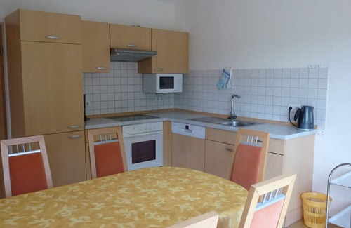 Sulzfeld Apartment | Rollstuhlfahrergeeignete 90qm Ferienwohnung mit Balkon und Terrasse, viele Freizeitangebote, kostenfreies WLAN