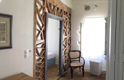 Pefki House | Romanati Boutique House