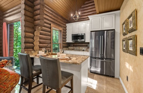 Logan Cabin | Romance-Grande Old World-Lux Hot Tub-Kayaks-Private Spa w/Massage Chair & Sauna