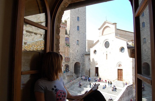 San Gimignano Apartment | Romantic and Bright Flat in Front of Town's Cathedral