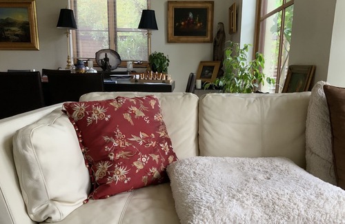 Ashland House | Romantic and Unique “Industrial Tuscan” home walking distance to town