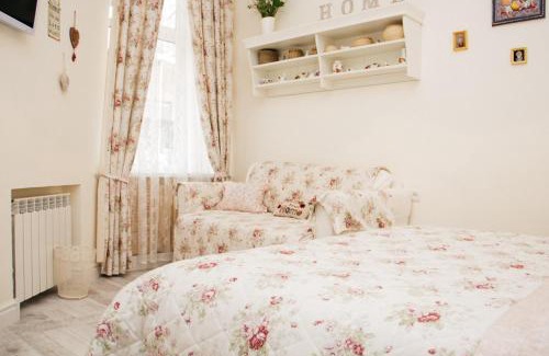 Prospekt Svobody Apartment | Romantic apartment near Opera with Air-conditioning
