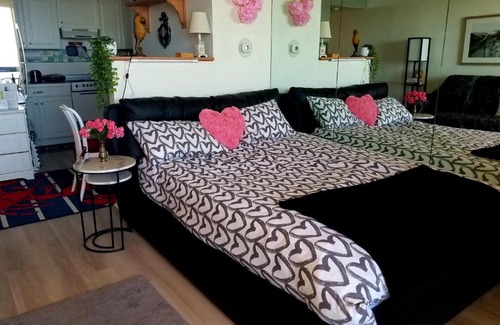 North Ocean City Apartment | Romantic Beach Inscape -Best Ocean View and Heated Pool