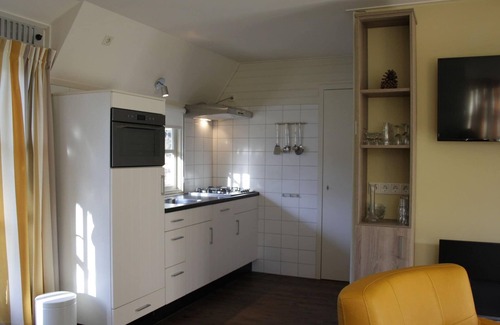 Herpen House | Romantic bungalow with dishwasher, surrounded by nature
