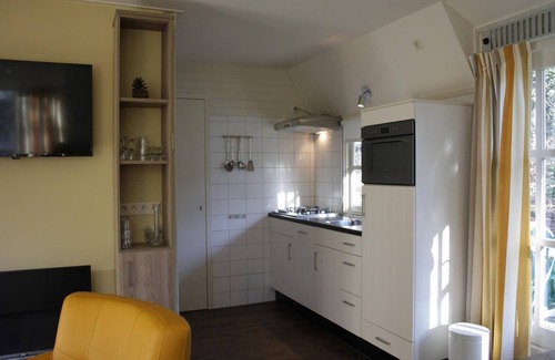 Herpen House | Romantic bungalow with dishwasher, surrounded by nature