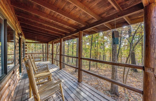 Saint Joe Cabin | Romantic cabin getaway with Jacuzzi tub. Pet Friendly!