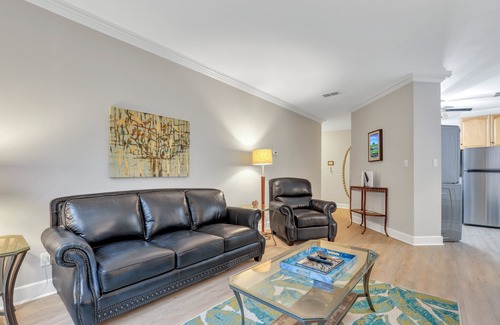 Historic District - North Condo | Romantic Condo in City Center- Wright Square Loft C