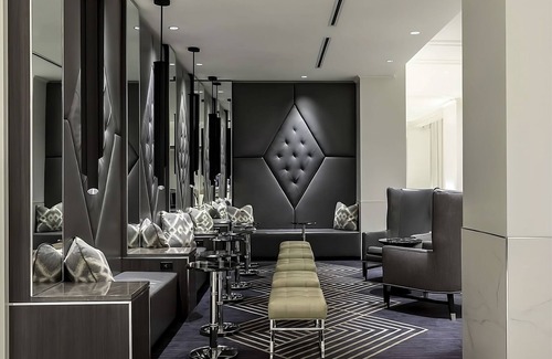 Downtown Boston Hotel | Romantic Couple Room in the Heart of Boston Theater District, Pets Are Allowed