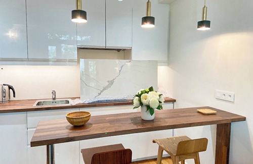 Saint-Gervais Apartment | Romantic Courtyard Studio in Le Marais GRE