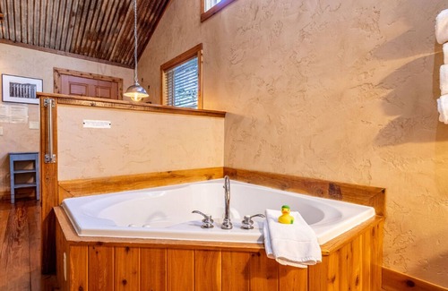 Ruidoso Cabin | Romantic Creekside Cabin | Hot Tub & Pine Views