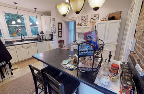 Nelsonville Bed & Breakfast | Romantic Dogwood Room, Clawfoot Bathtub in Historic Hyde House, Hocking Hills