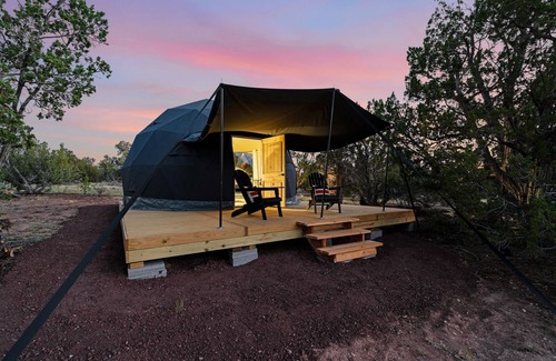Valle Cabin | Romantic Dome Escape | Near Grand Canyon