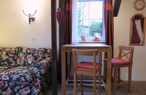 Dreschvitz Apartment | Romantic double room with four-poster bed, breakfast possible