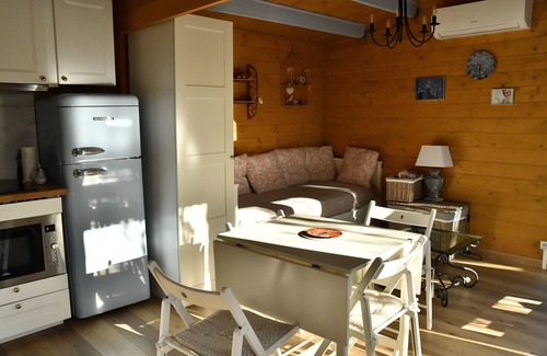 St.-Remy-de-Provence Ski Chalet | Romantic gite with private spa