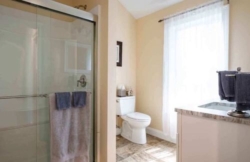 Mystic House | Romantic Guesthouse in Historic Downtown Waterfront District!