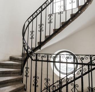Inner City Budapest Apartment | Romantic Hideaway Centertown