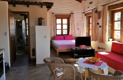 Nikita House | Romantic holiday home for two (+ toddler) in the village by the sea - Nikiti / Chalkidik