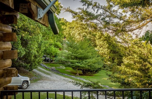Garfield Cabin | Romantic Lake View Cabin