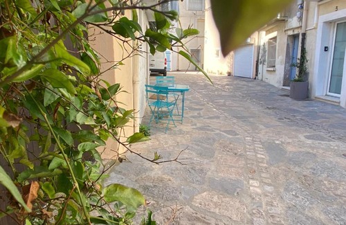 Meze House | Romantic Maison de Pecheur sparkling sea views