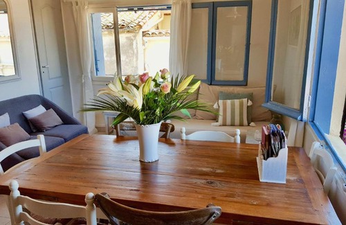 Meze House | Romantic Maison de Pecheur sparkling sea views