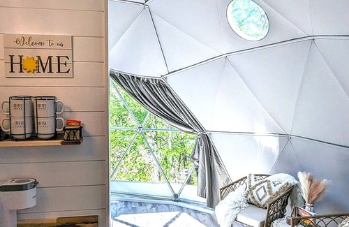 Sylva Apartment | Romantic mountain getaway in Luxury Geodome! HOTTUB!nNatures Dome@SmokyMountain