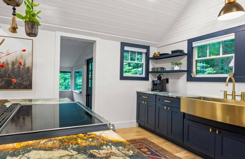 Weaverville Cabin | Romantic Retreat: Creek I Nature