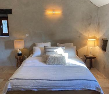 Mons Apartment | Romantic Retreat with pool Mons la Trivalle