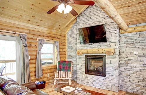 South Bloomingville Cabin | Romantic Sweet Retreat Cabin