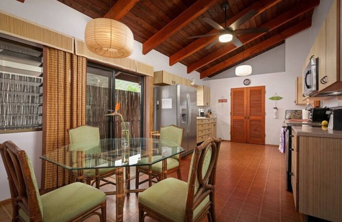 Kona Paradise Apartment | Romantic Tropical Retreat, 150 yds from the Ocean!