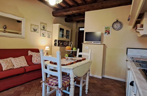Gambassi Terme House | Romantic Tuscan Cottage with Pool and Garden