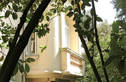 Hyeres Villa | Romantic Victorian property, private pool, sea views. Superb pool & garden